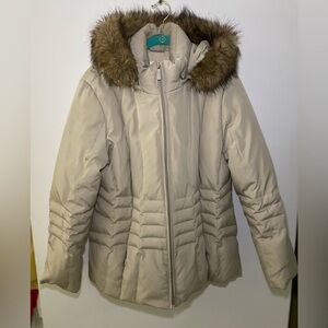 Calvin Klein Women's Short Hooded Puffer Jacket Neutral color XL Detachable Hood